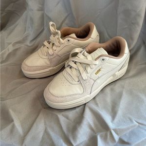 Women size 7 Puma shoes new without box